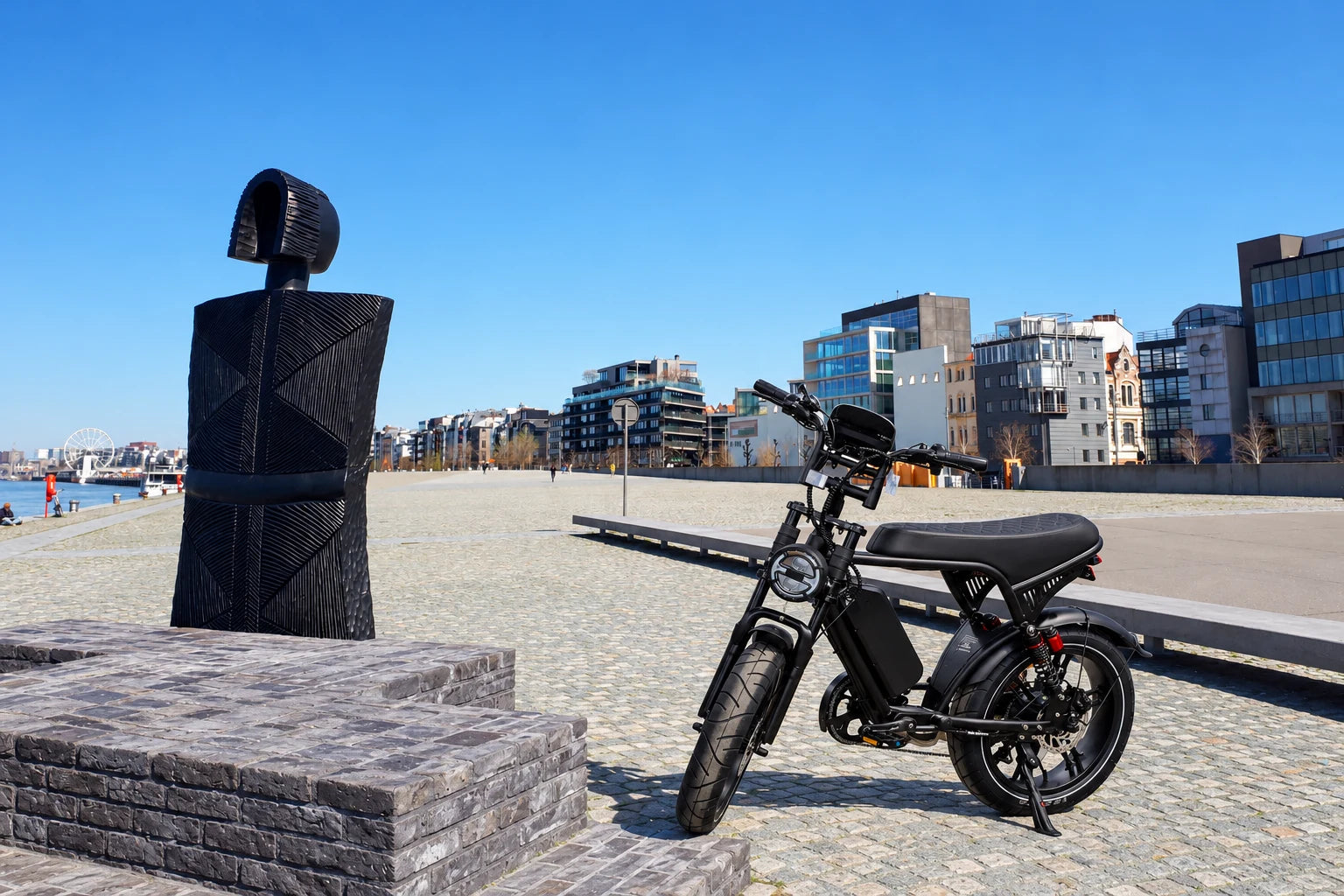 Fotomontage van de OUXI V8 Ultra op de echte Cockerillkaai aan de Schelde in Antwerpen